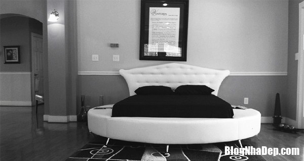 361976d1b9c8fde51e167857eaa47875 Những mẫu giường ngủ cực phong cách với bệ hình tròn
